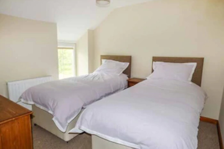 Room 5 of 7