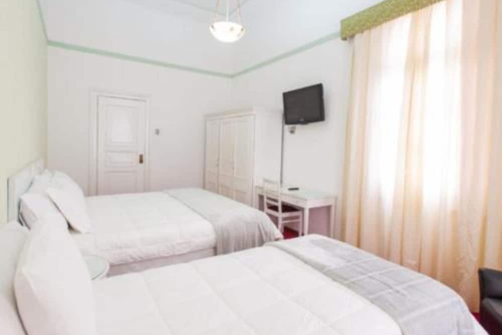 Room 21 of 76