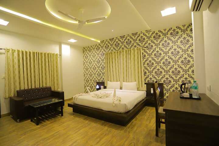 Room 12 of 36