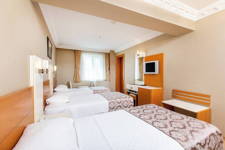 Room 20 of 97