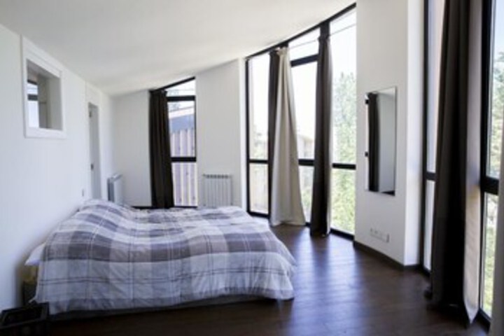 Room 8 of 17