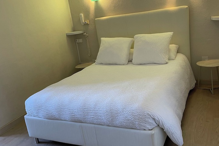 Room 19 of 60