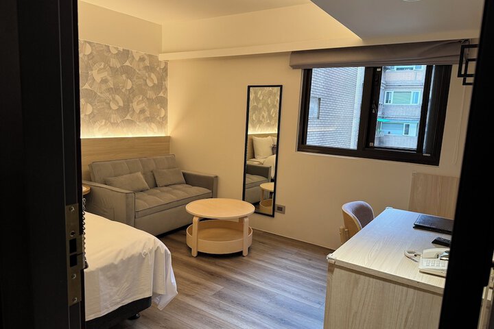 Room 22 of 53
