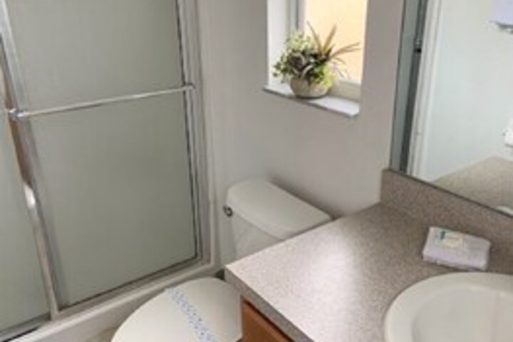 Room 5 of 27