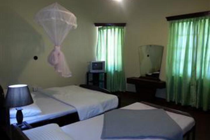 Room 2 of 5