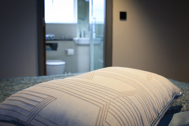 Room 10 of 38