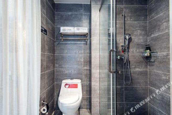Yijia Select Hotel (Chengdu Shuangliu Station Square)