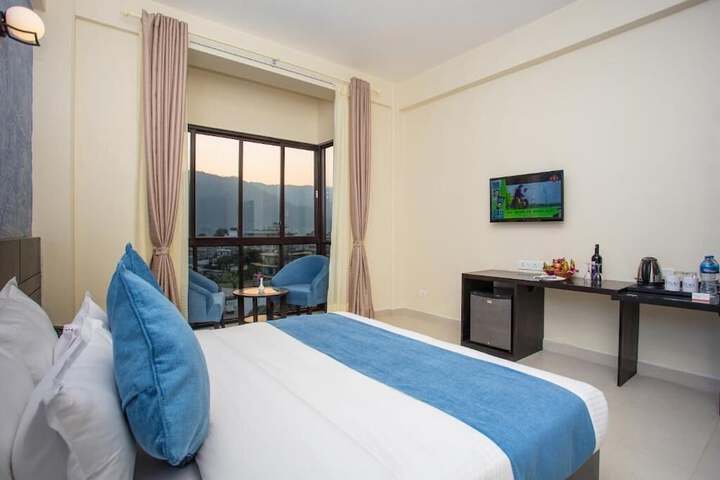 Room 28 of 62