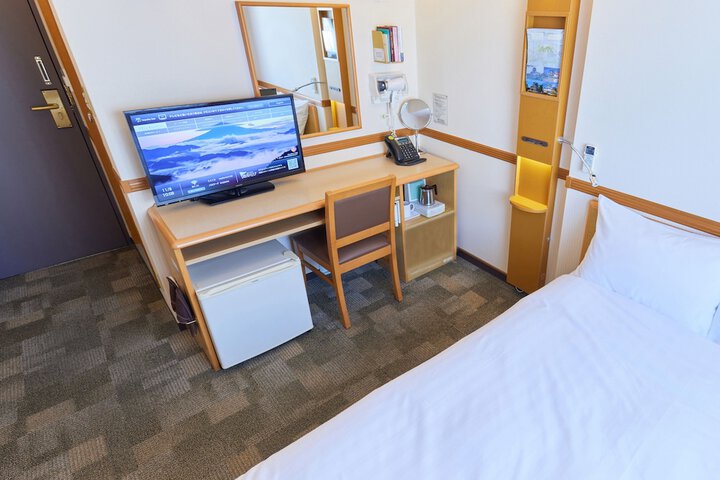 Room 5 of 34