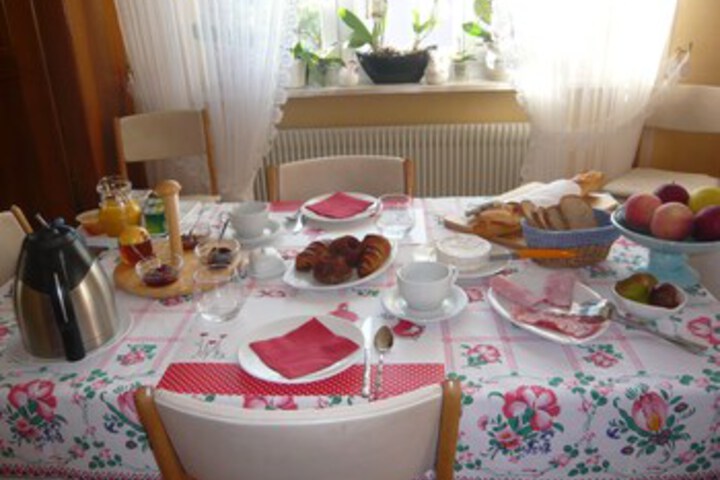 Breakfast/Coffee Service 4 of 10