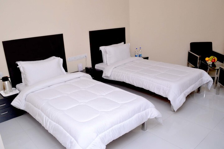 Room 5 of 11
