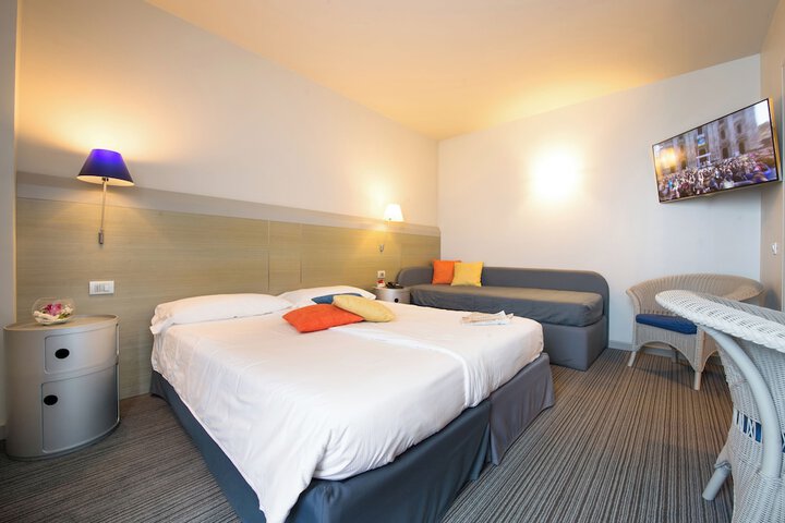 Room 16 of 50