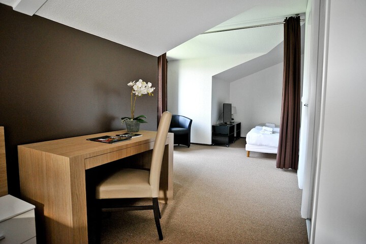 Room 5 of 35