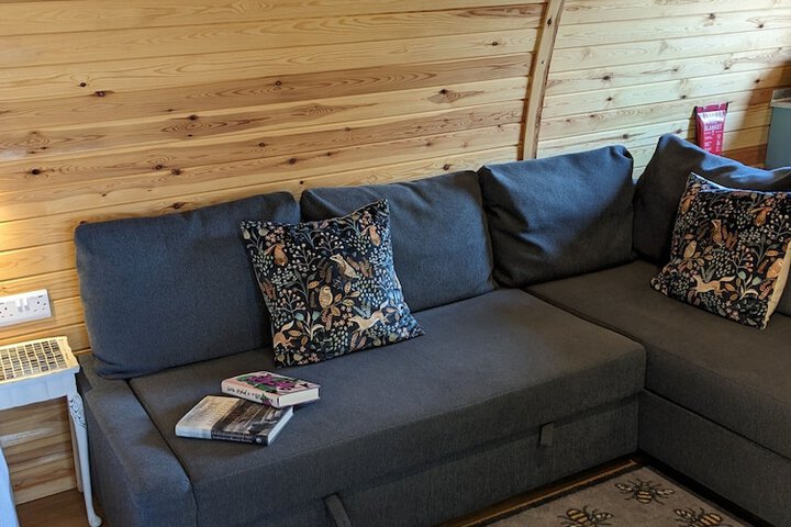 Lounge 46 of 147