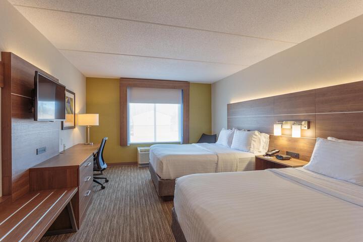 Standard Room, King or Two Doubles (4 of 4)