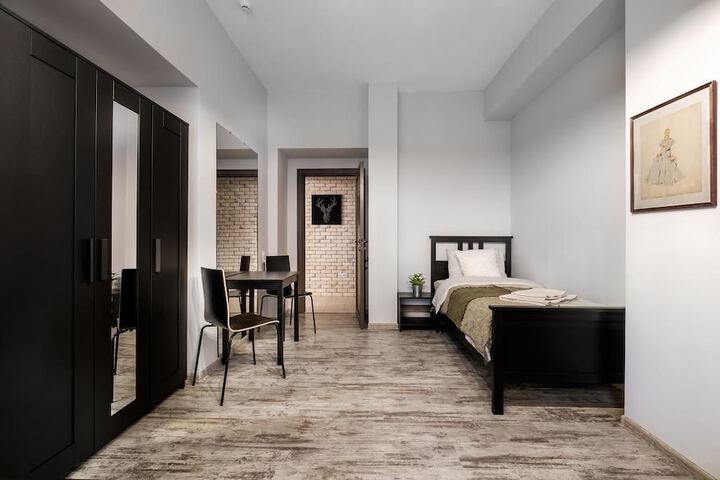 Room 5 of 14