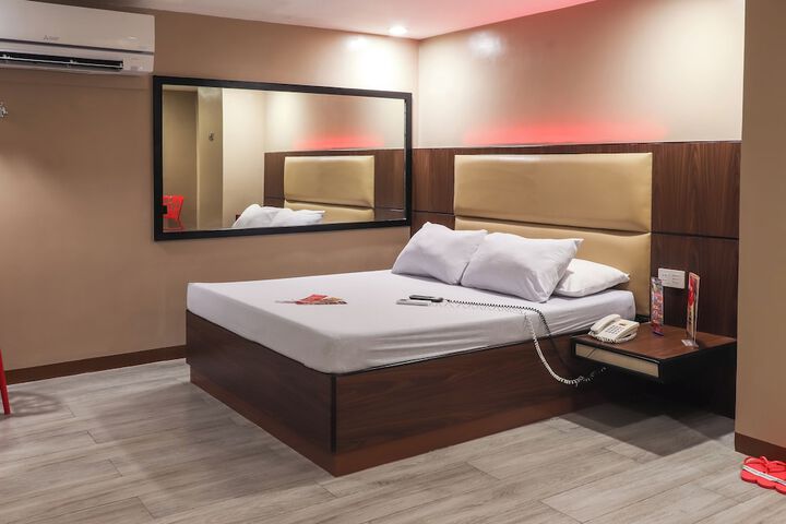 Room 18 of 31