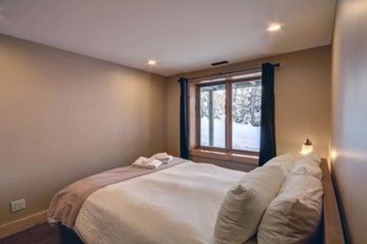 Room 8 of 27