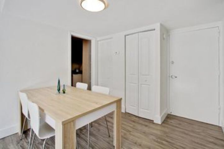 Room 8 of 14