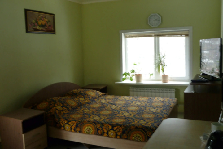 Room 5 of 9