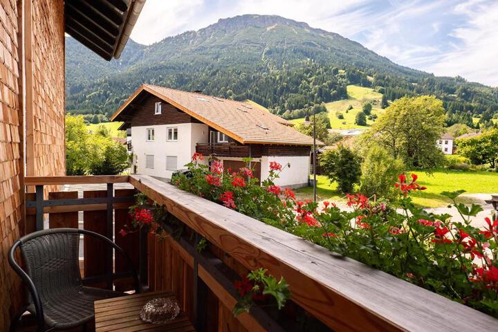 General 82 of 87