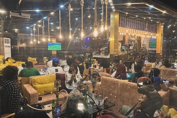 Lounge 31 of 34