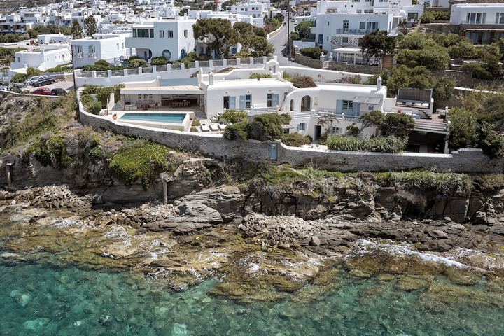 Exterior of Belvedere Waterfront Villa & Suites - The Leading Hotels of the World
