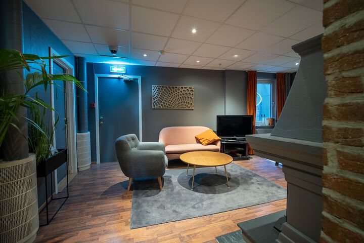Entrance & Lobby