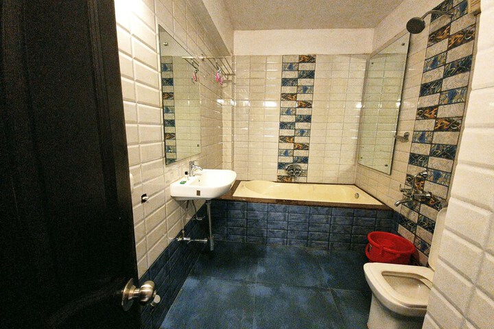 Room 125 of 169