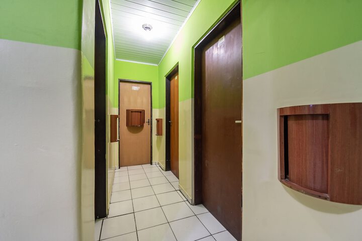 Ballroom/Hall 13 of 15