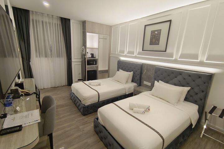 Room 26 of 66