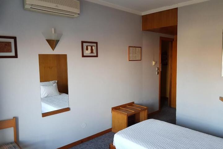 Room 9 of 15
