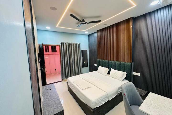 Room 11 of 46
