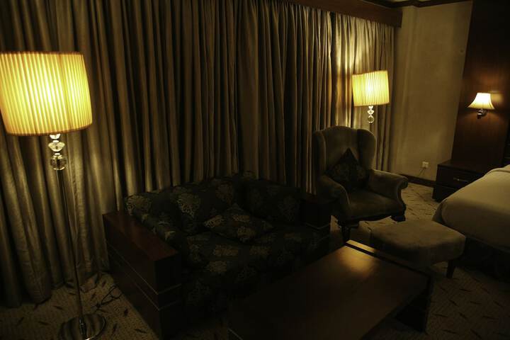 Room 12 of 63