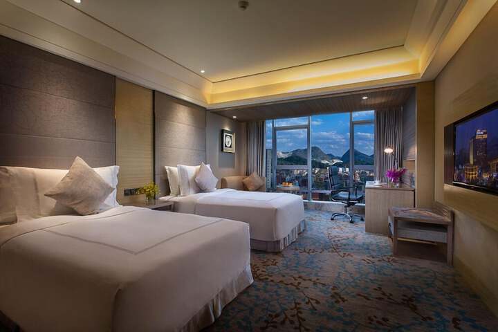 Room 14 of 43