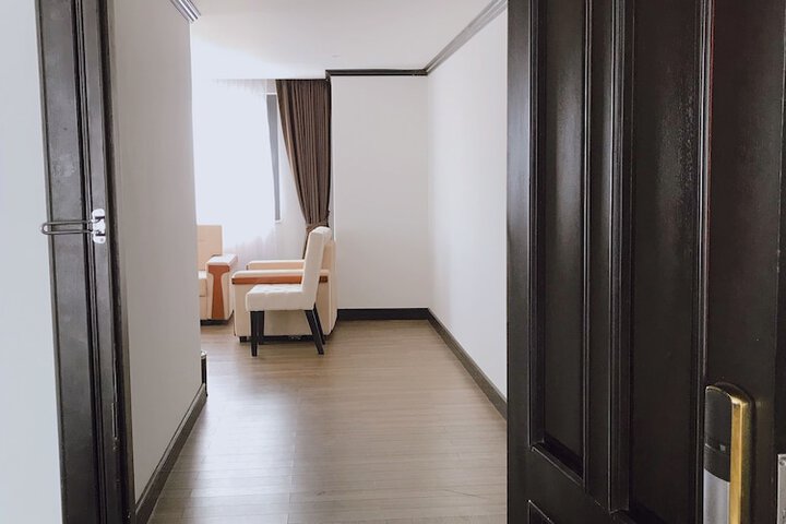 Room 28 of 65