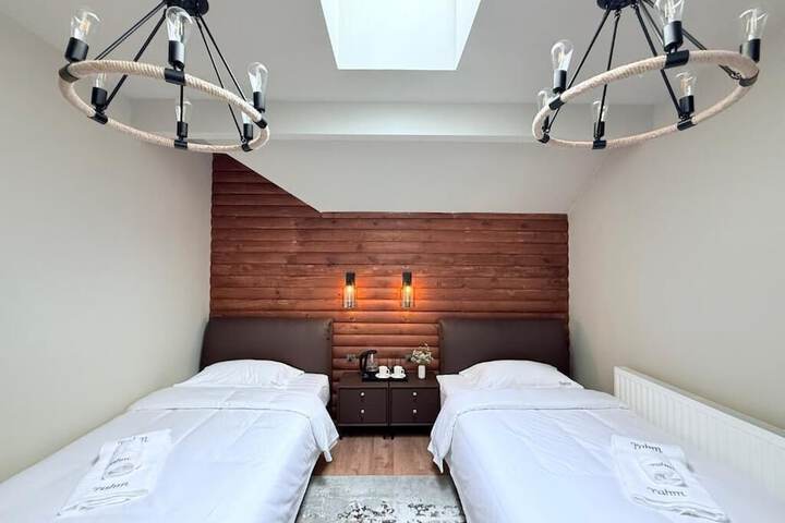 Room 13 of 63