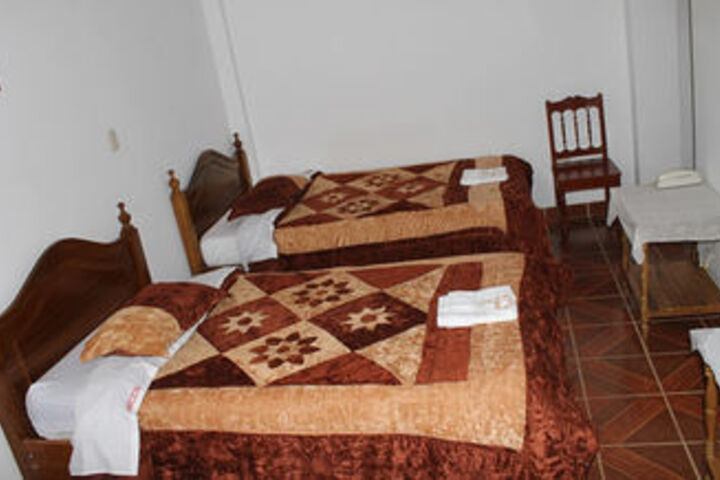 Room 8 of 12