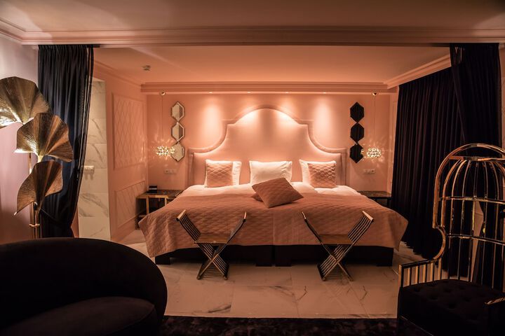 Room 15 of 50