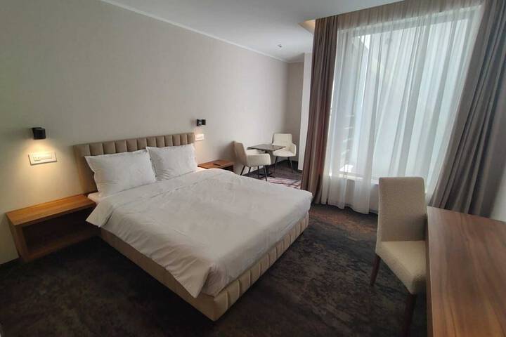 Room 16 of 36