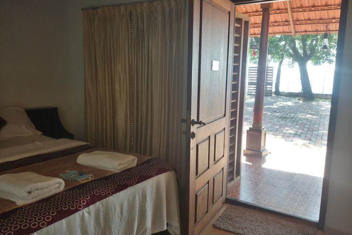 Room 15 of 40