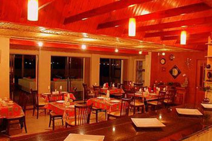 Dining 43 of 48