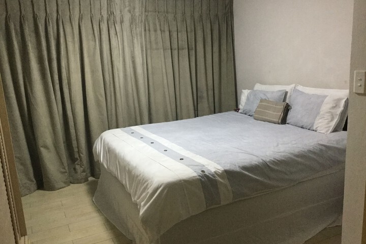 Room 9 of 38