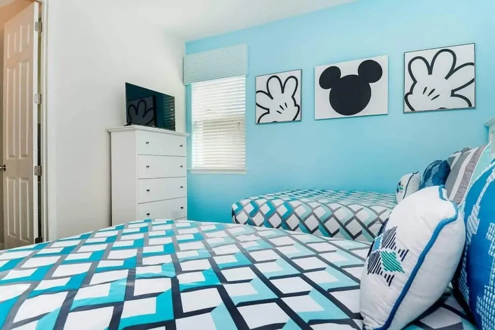 Room 4 of 19
