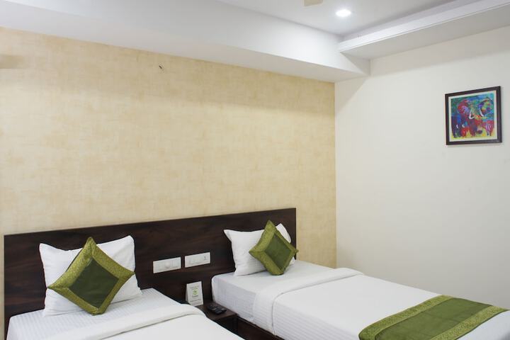 Room 10 of 31