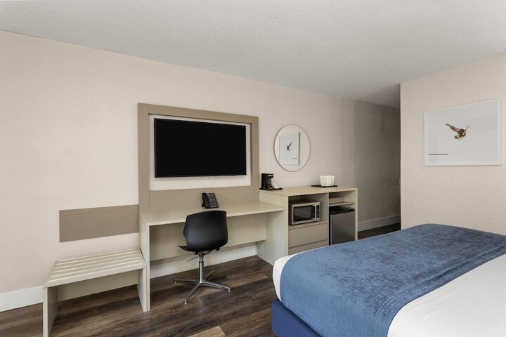 Room 60 of 248