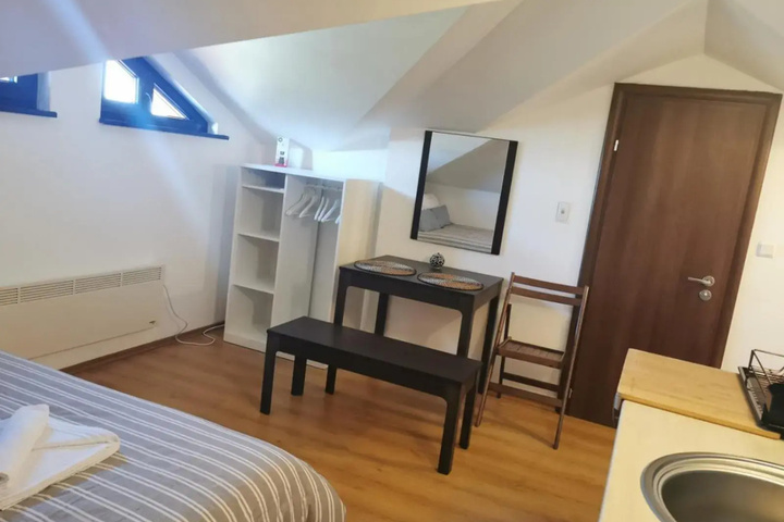 Room 2 of 11