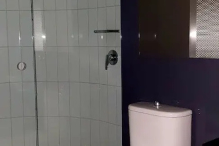 Room 10 of 19