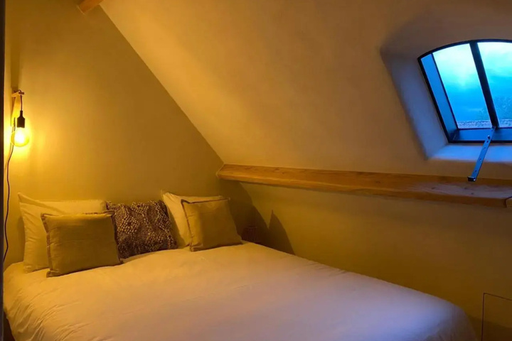 Room 3 of 20