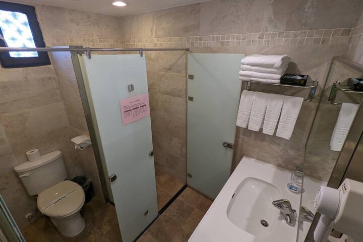 Room 20 of 38
